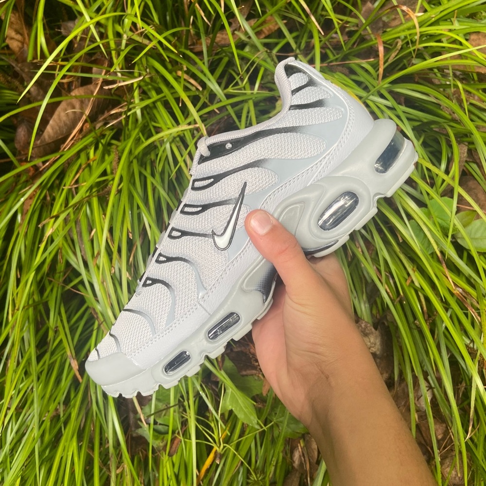 Nike Airmax Plus “Wolf Grey” Size 8